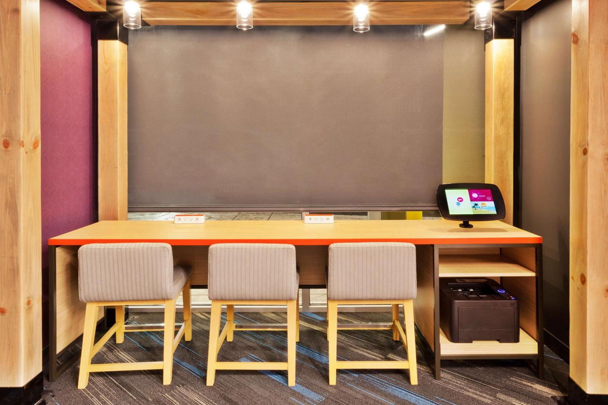 Tru By Hilton Auburn Otel Dış mekan fotoğraf